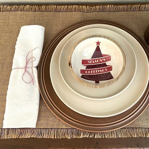 NEW Handcrafted Mango Wood Christmas Bowls Set Of 4 Vintage Inspired Designs - Picture 2 of 5